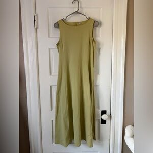 Uniqlo AIRism Green Midi Dress